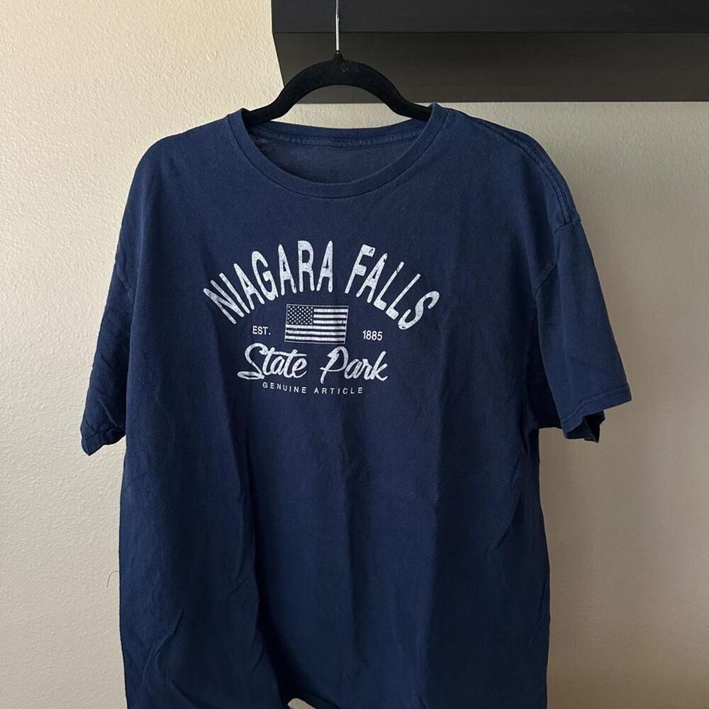 Unbranded Men's Navy and Blue T-shirt